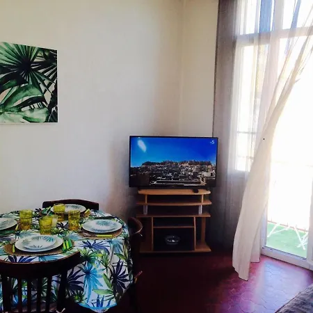 Flat 200 M To Your Beach In ! * Nice
